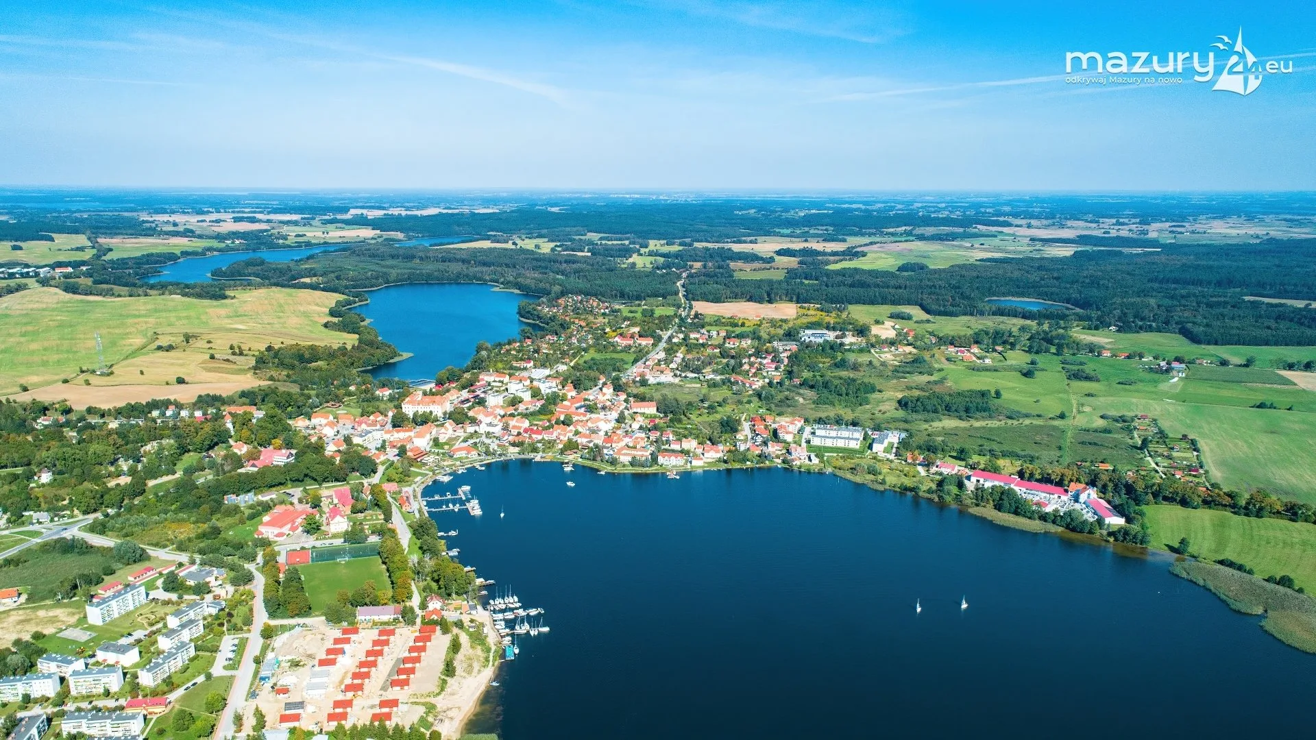 Ośrodek Ryn Marina nad Jeziorem Ryńskim z lotu ptaka